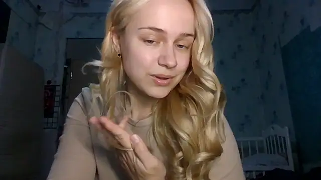 Barbie   girl online show from April 13, 4:01 pm