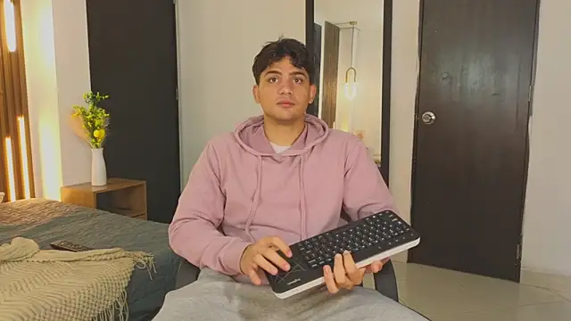 MrAdonis  online show from April 20, 12:41 pm