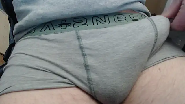 belle queue online show from April 20, 5:05 pm