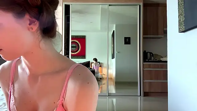 Kissme Kira online show from March 18, 1:42 am