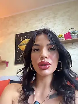 RaniaSnow online show from May 26, 3:35 am
