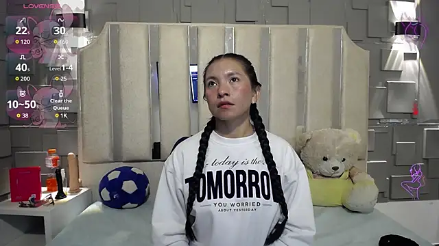 Chloe16  online show from April 10, 7:40 pm