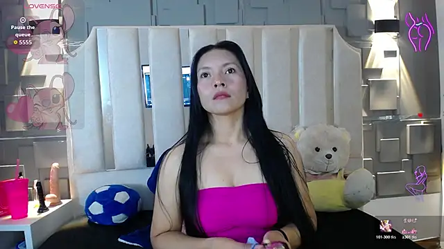 Chloe16  online show from April 17, 8:45 pm