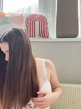 HotCherry18 online show from April 5, 9:28 am