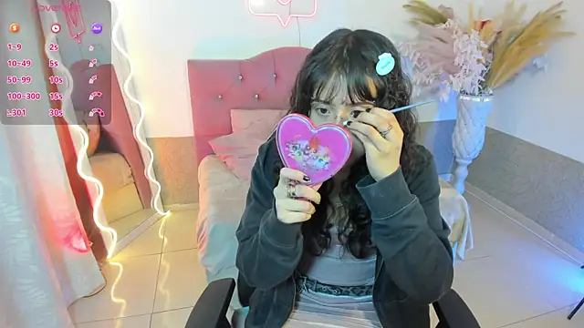 MILY TAY online show from April 8, 11:43 am