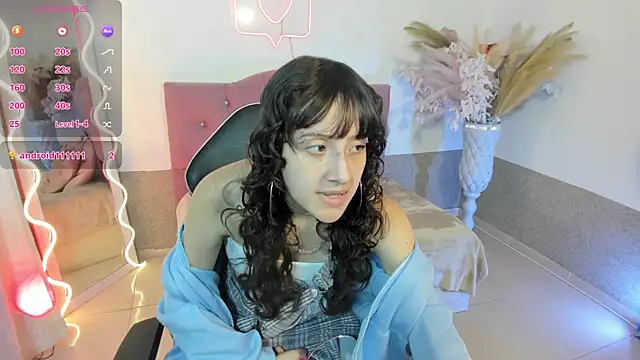 MILY TAY online show from April 9, 11:48 am