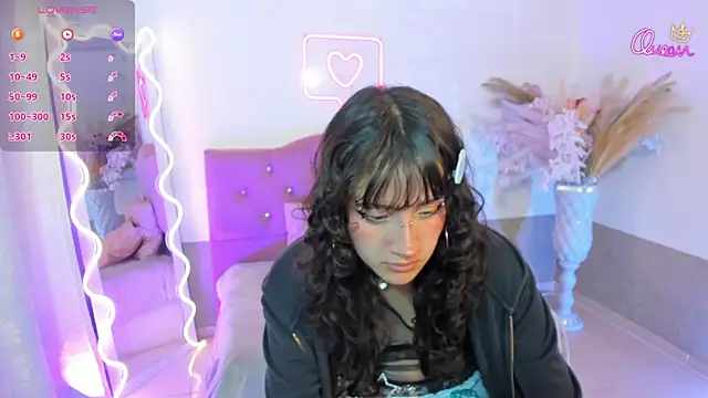 MILY TAY online show from April 10, 11:48 am