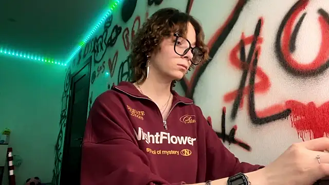 Hellawaisner online show from March 6, 6:15 pm