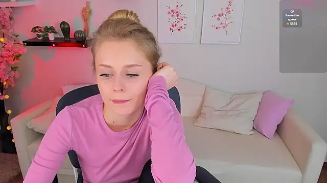 Mickey Milk online show from April 3, 4:27 pm