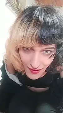 MakiMorningstar online show from March 25, 4:46 pm