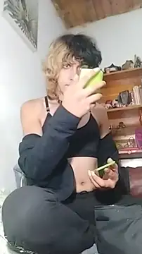 MakiMorningstar online show from April 16, 12:22 am