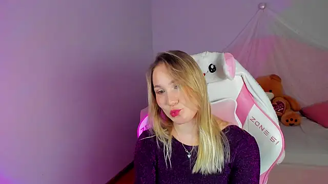 ElaraVoltage online show from April 16, 9:39 pm