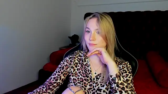 ElaraVoltage online show from April 21, 1:42 am