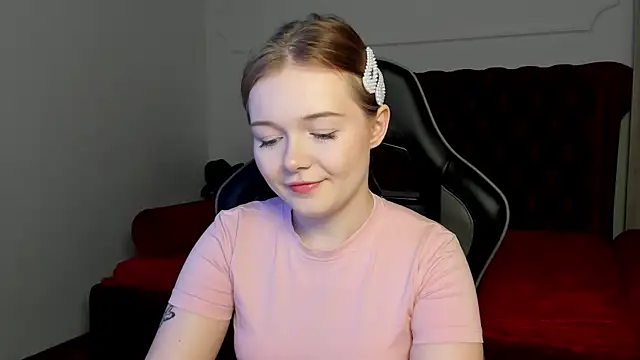 ElinaVale online show from April 5, 5:04 am