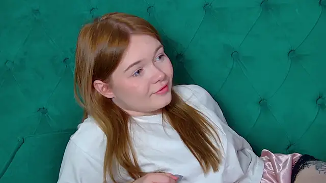 Snapshot of ElinaVale chatting on June 28, 6:19 am ElinaVale online show from June 28, 6:19 am