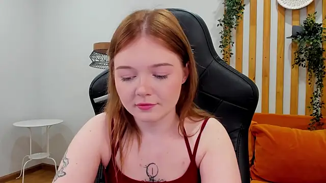 Snapshot of ElinaVale chatting on July 3, 5:14 am ElinaVale online show from July 3, 5:14 am