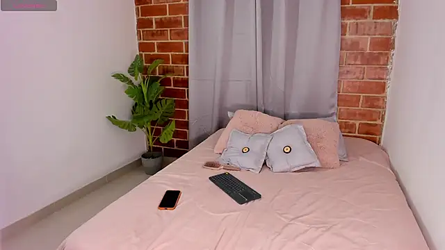ashley hills  online show from July 11, 2:14 am
