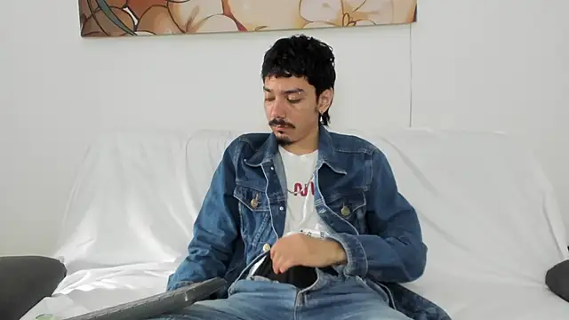 finn jackson online show from April 15, 7:58 pm