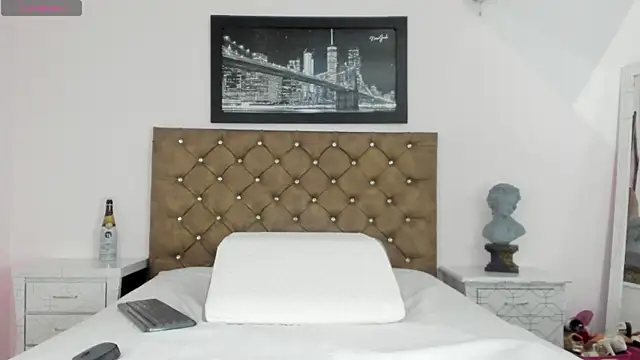 finn jackson online show from April 21, 8:01 pm