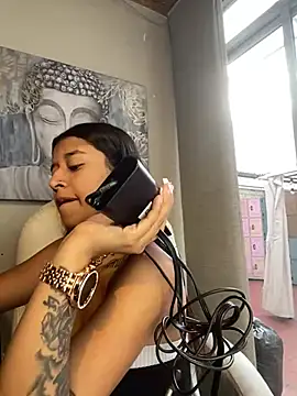 chanell pinkk online show from April 10, 1:27 pm