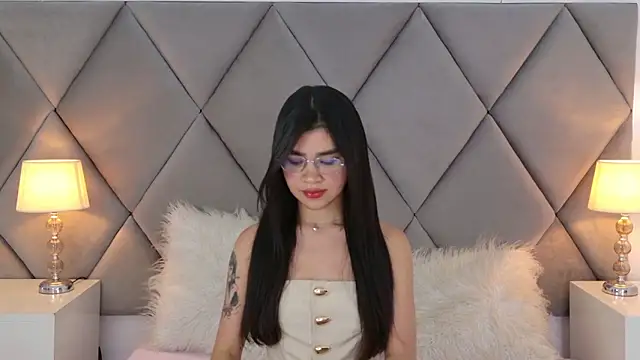Snapshot of OliviaDiaz chatting on June 2, 8:11 pm OliviaDiaz online show from June 2, 8:11 pm