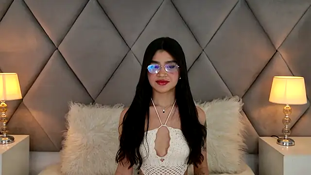 Snapshot of OliviaDiaz chatting on June 13, 8:07 pm OliviaDiaz online show from June 13, 8:07 pm