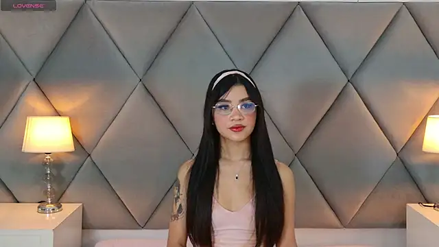 Snapshot of OliviaDiaz chatting on July 4, 8:04 pm OliviaDiaz online show from July 4, 8:04 pm