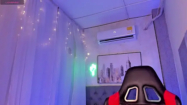 karolina vince online show from April 15, 6:48 pm