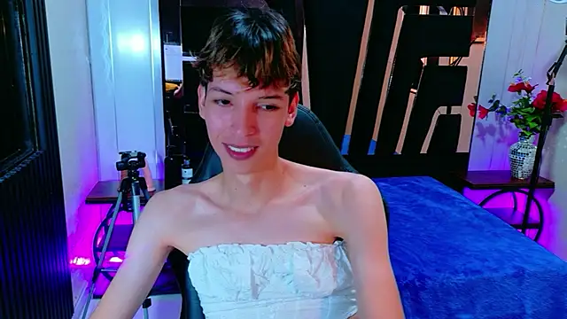 Stefany PiInk online show from April 8, 12:16 pm