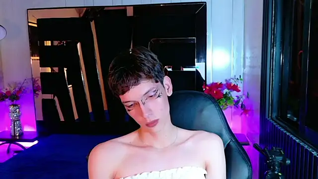 Stefany PiInk online show from April 17, 8:01 pm