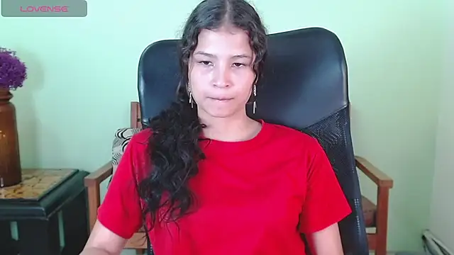 Snapshot of ChalonVera chatting on April 22, 8:21 pm ChalonVera online show from April 22, 8:21 pm