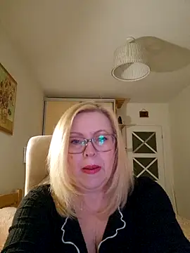 JanieLight53 online show from March 26, 9:20 pm