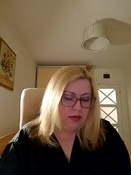 JanieLight53 online show from April 11, 6:12 pm