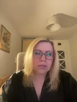 JanieLight53 online show from April 12, 5:07 pm