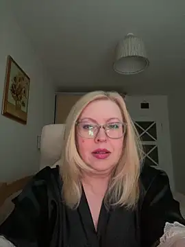 JanieLight53 online show from April 15, 4:47 pm