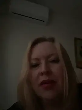 JanieLight53 online show from May 15, 11:34 pm