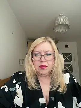 JanieLight53 online show from May 29, 5:11 pm