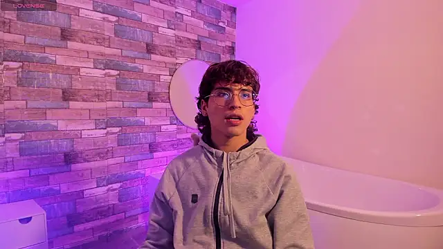 JUSTIN TAY1 online show from March 25, 12:11 pm