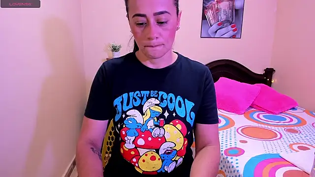 Snapshot of sara_florez12 chatting on May 24, 12:21 pm sara florez12 online show from May 24, 12:21 pm