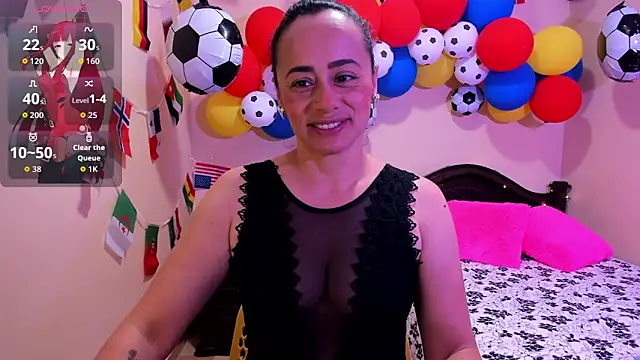 Snapshot of sara_florez12 chatting on June 19, 11:14 am sara florez12 online show from June 19, 11:14 am