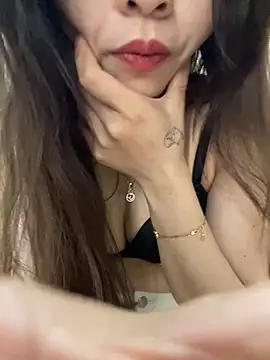 Lyn baby online show from April 11, 2:05 am