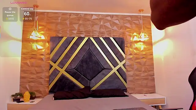 Oliver Laurent  online show from April 10, 11:42 pm