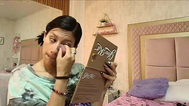 Madii  online show from April 13, 12:21 pm