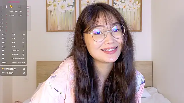 pinkyblooom online show from March 14, 9:15 am