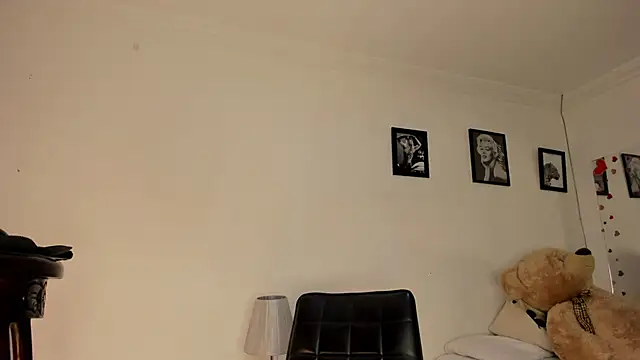 Snapshot of Melisa_Ebony chatting on June 4, 8:15 pm Melisa Ebony online show from June 4, 8:15 pm