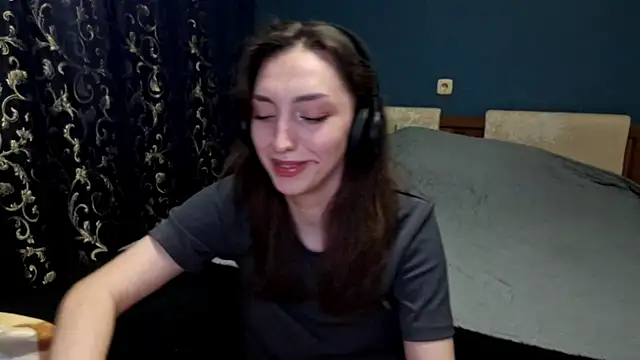 CindyLight online show from April 14, 3:40 pm