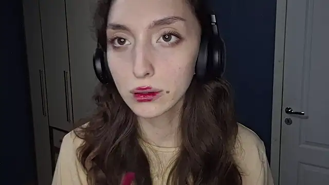 Snapshot of CindyLight chatting on May 22, 4:12 pm CindyLight online show from May 22, 4:12 pm