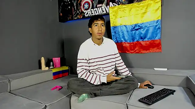 Snapshot of Ender_h0tt chatting on June 18, 1:59 pm Ender h0tt online show from June 18, 1:59 pm