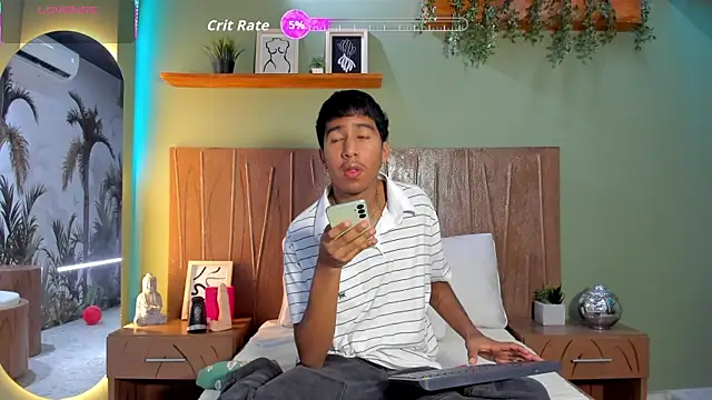 Snapshot of Ender_h0tt chatting on July 13, 10:01 pm Ender h0tt online show from July 13, 10:01 pm