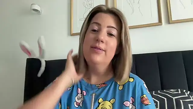 annabellewarick online show from June 4, 6:19 am